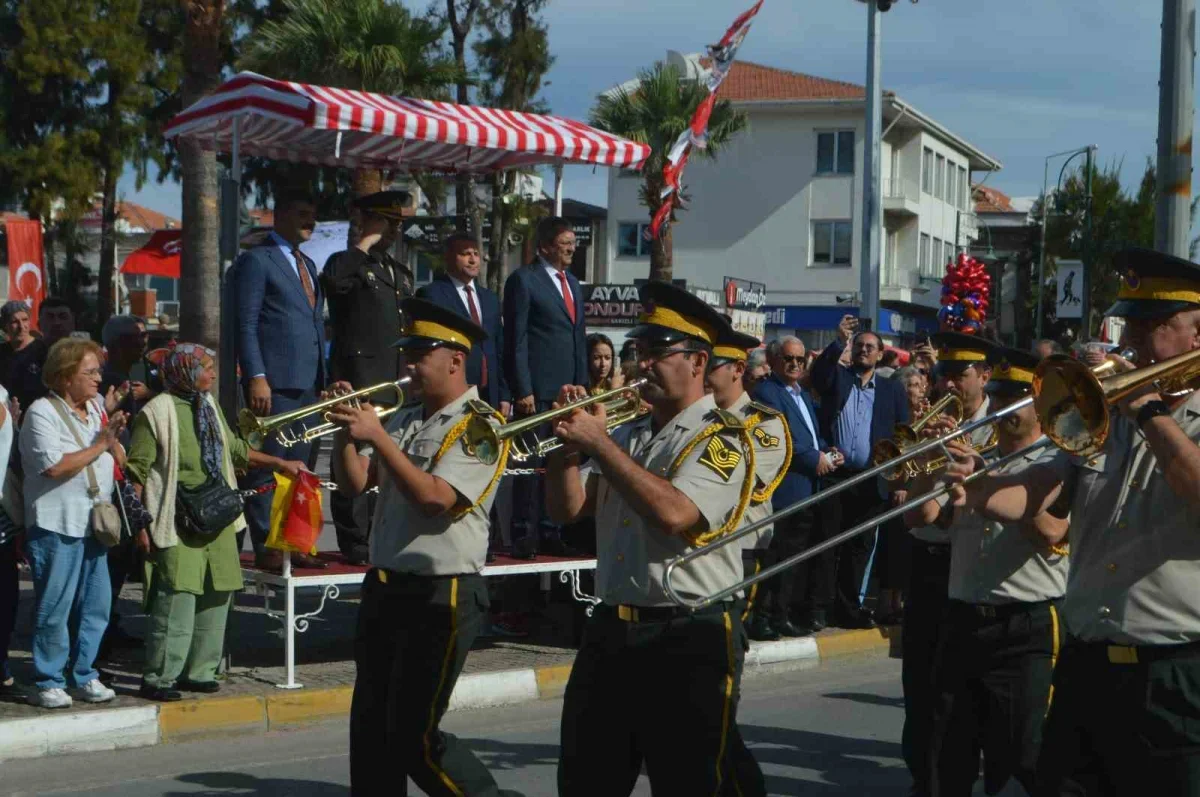 Ayvalık'ta kurtuluşun 104. yılı törenle kutlandı