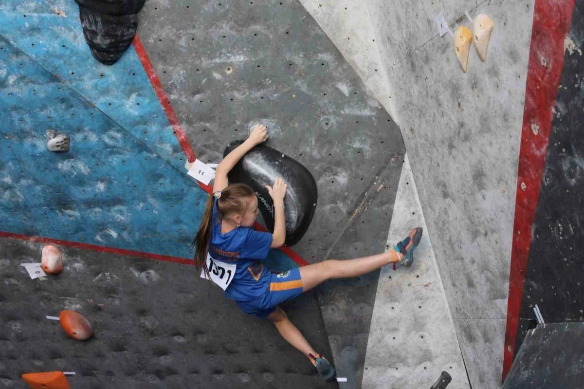 Nilüfer Boulder Yarışması'nda 116 sporcu kıyasıya yarıştı