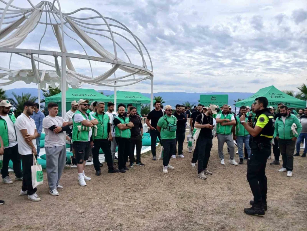Kocaeli'de 258 motorlu kuryeye güvenli sürüş eğitimi verildi