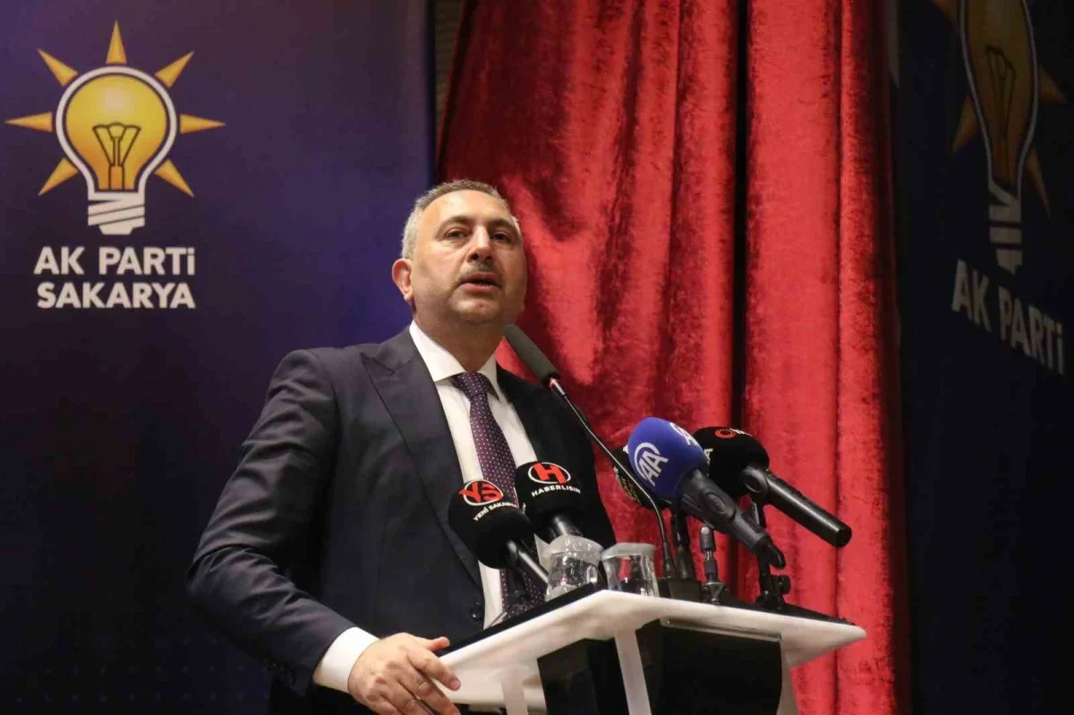 Abdulhamit Gül Sakarya'da: "50 yıllık terör belasına son vereceğiz"