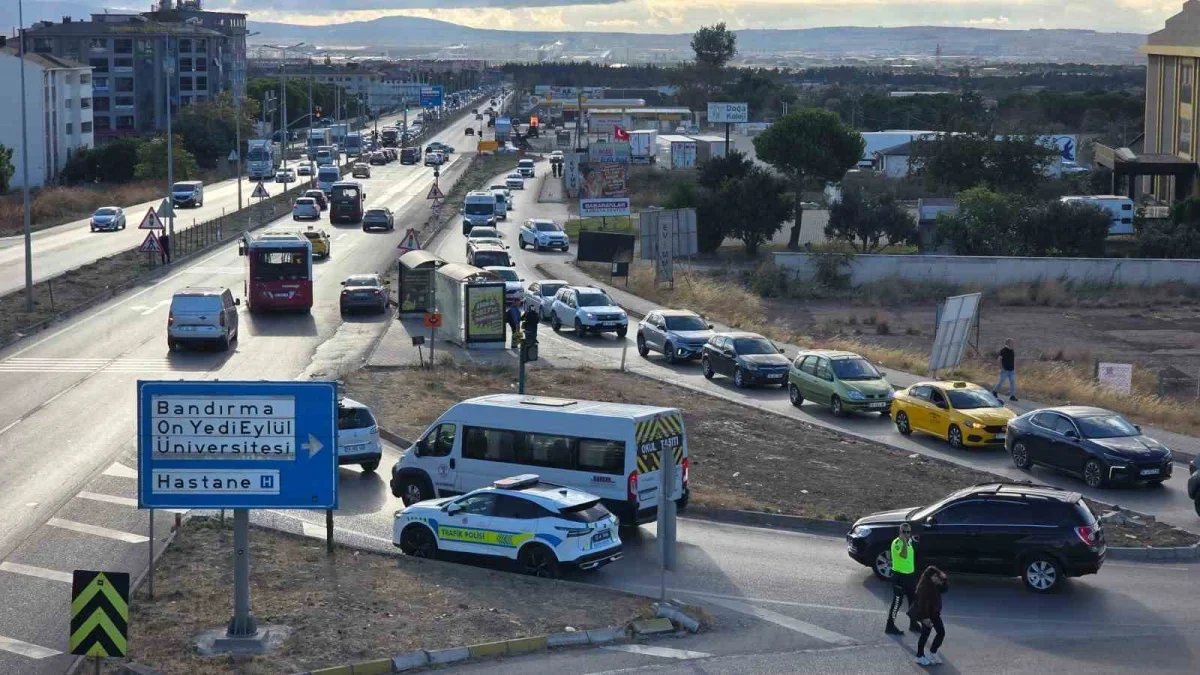 Bandırma trafik yoğunluğu: Hastane ve Külefli kavşakları kilitlendi