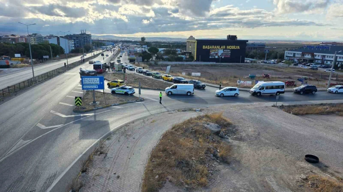 Bandırma trafik yoğunluğu: Hastane ve Külefli kavşakları kilitlendi