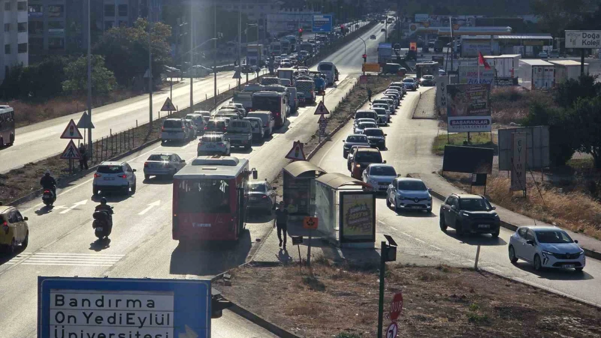 Bandırma trafik yoğunluğu: Hastane ve Külefli kavşakları kilitlendi