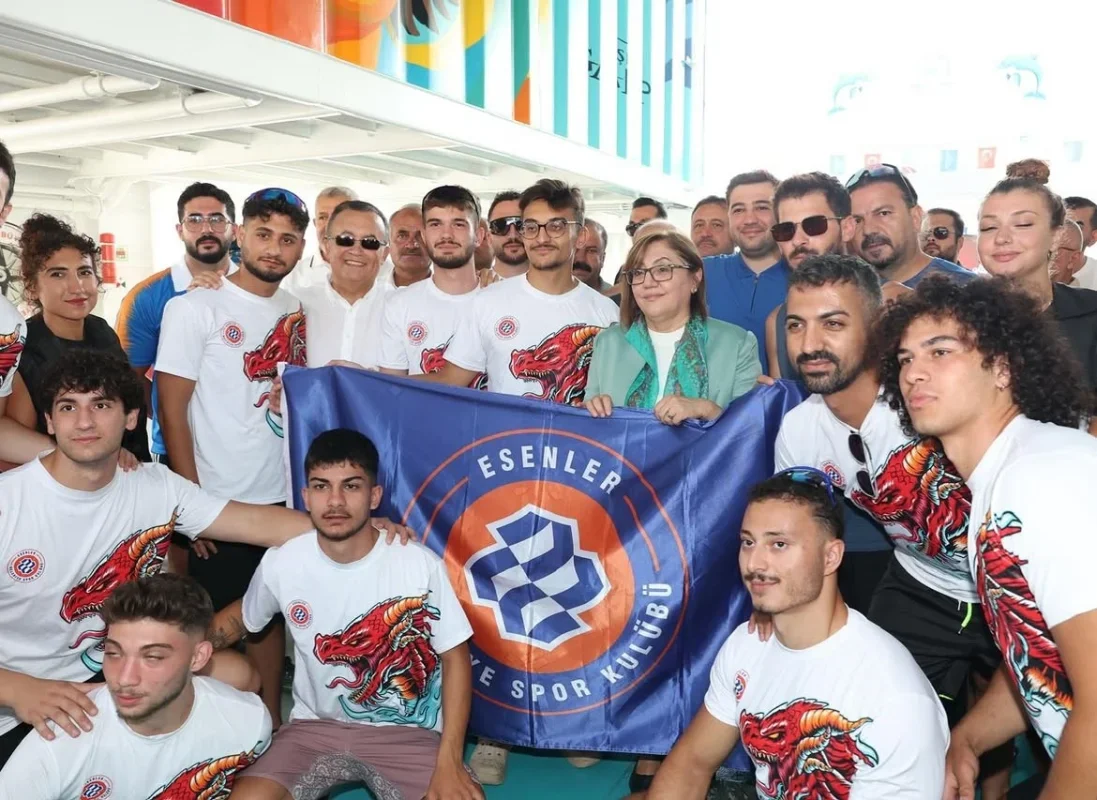 Esenler Belediyesi Dragon Bot Türkiye Şampiyonası'nda çifte kupa
