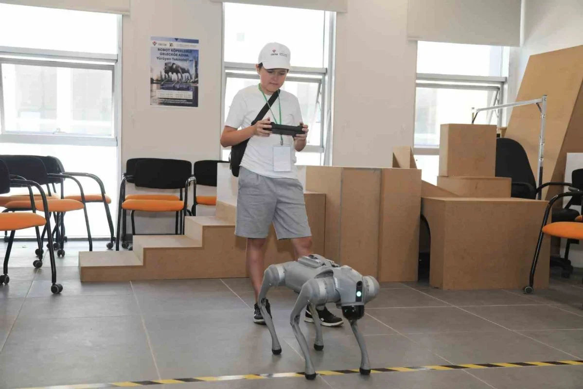 BTÜ'de robot köpek eğitimi: 80 öğrenci robotlarla buluştu