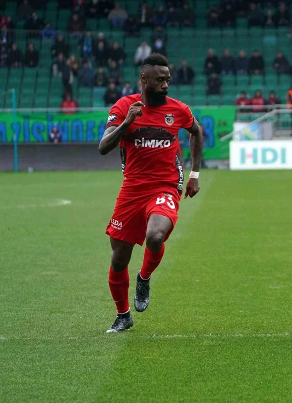 Nicolas N'Koulou'dan Marsilya'ya Dolmabahçe'de ilk 20 dakika uyarısı