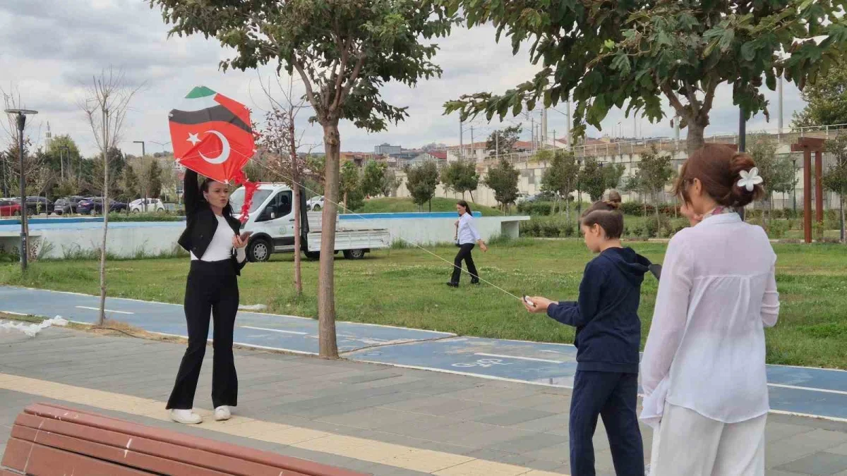 Gazze'deki çocuklar için Tekirdağ'da uçurtmalar gökyüzüne çıktı
