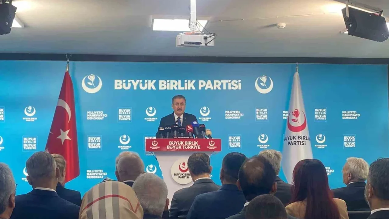 Mustafa Destici'den LGBT dernekleri ve aile açıklaması