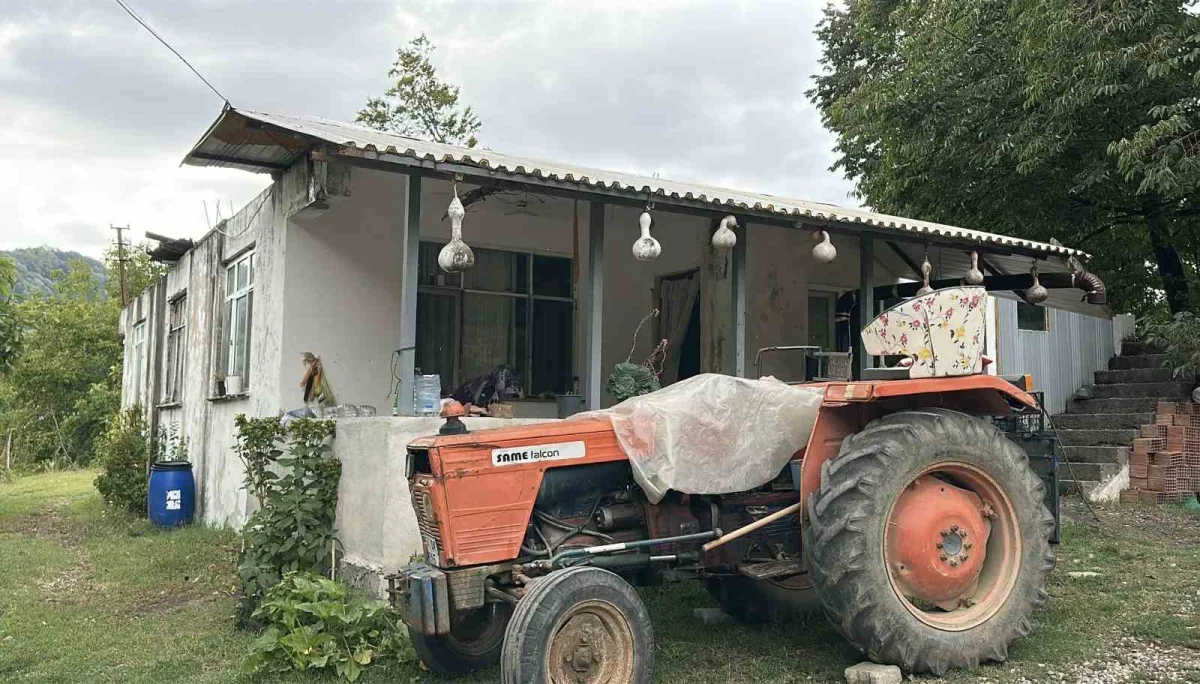 Melek Bayraktar, kızlarını evlatlıktan reddetmek istiyor
