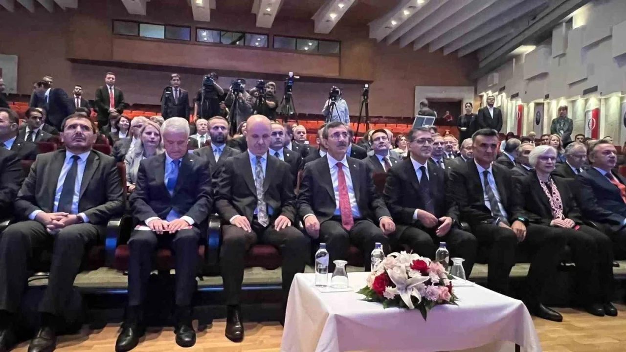 YÖK Başkanı Özvar: Gençlere nitelikli eğitim sunmak öncelik