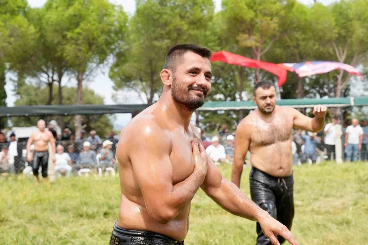 5. Ulubeyler Yağlı Güreşleri Gömeç'te yoğun ilgi gördü