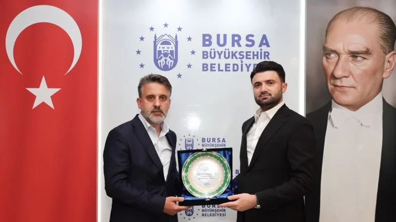 Bursaspor'a BESAŞ ve BURFAŞ B KAFE'den sponsorluk desteği