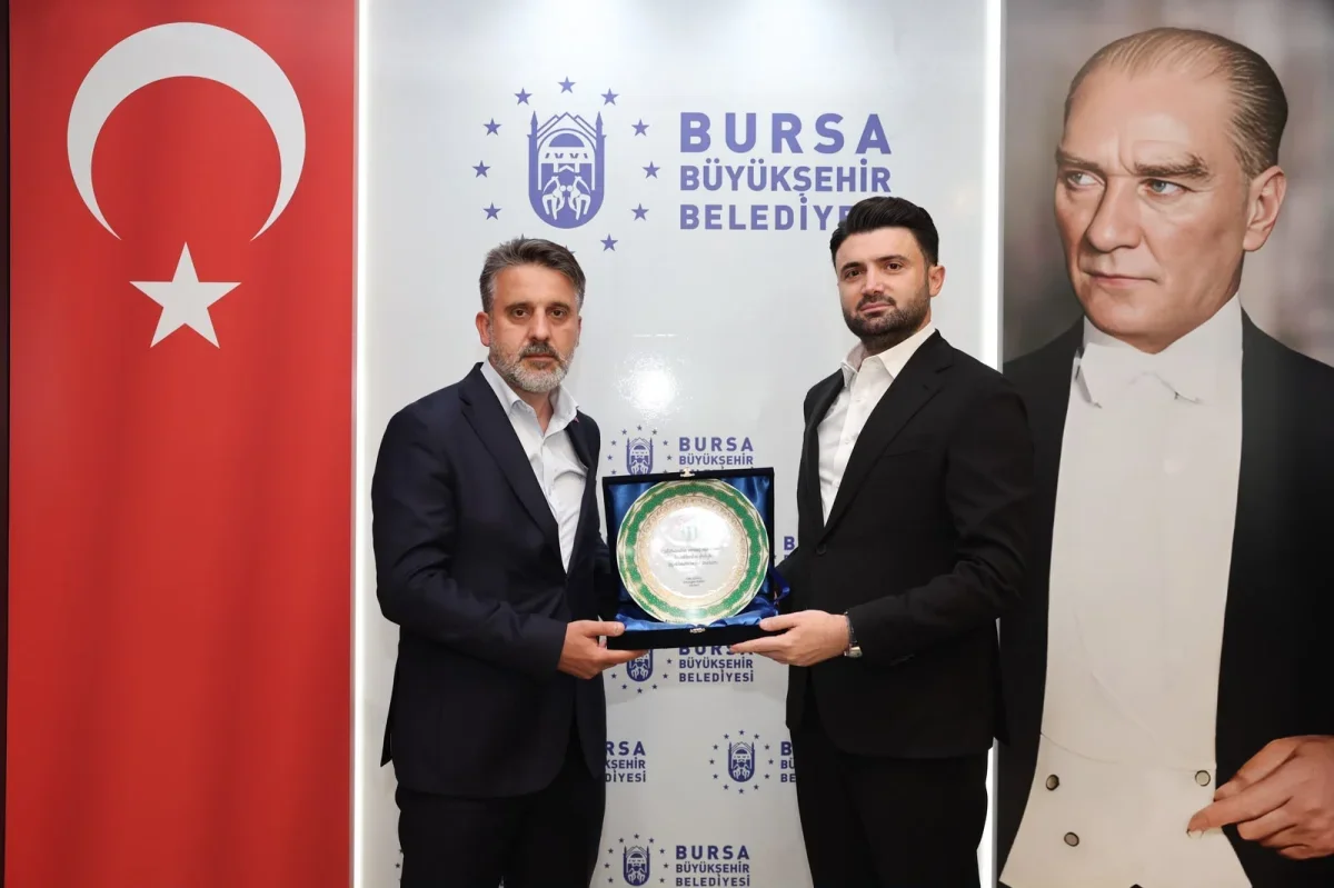 Bursaspor'a BESAŞ ve BURFAŞ B KAFE'den sponsorluk desteği