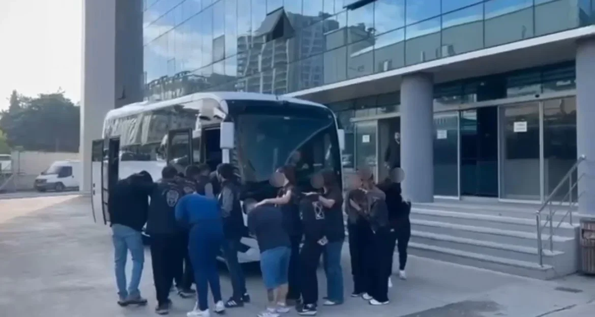 Bursa'da evlilik vaadi dolandırıcılığı operasyonu: 10 tutuklama