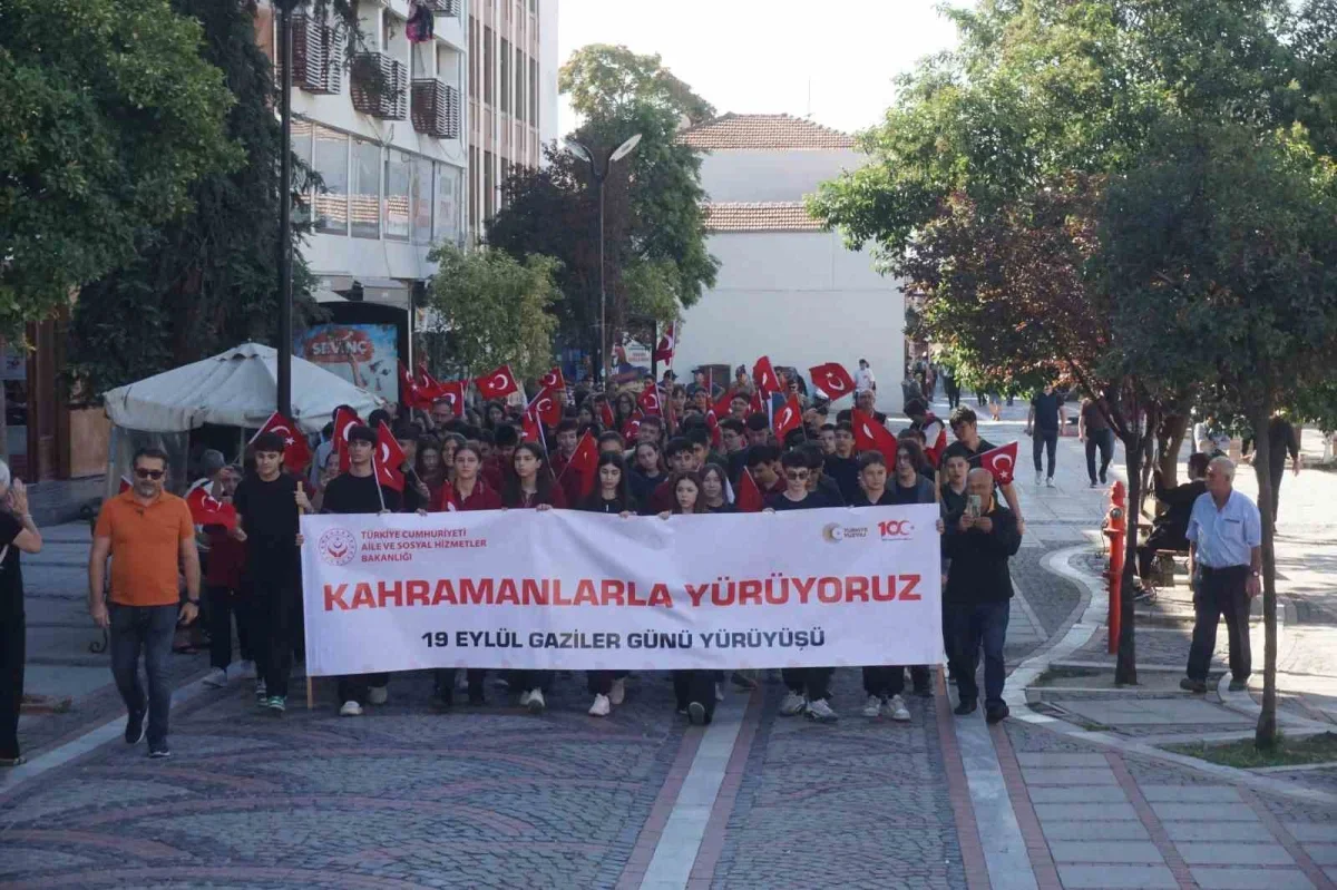 Edirne Gaziler Yürüyüşü Saraçlar Caddesi'nde düzenlendi