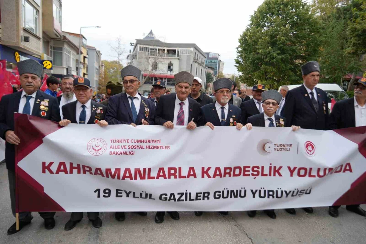 Bilecik'te Gaziler Günü için saygı yürüyüşü düzenlendi