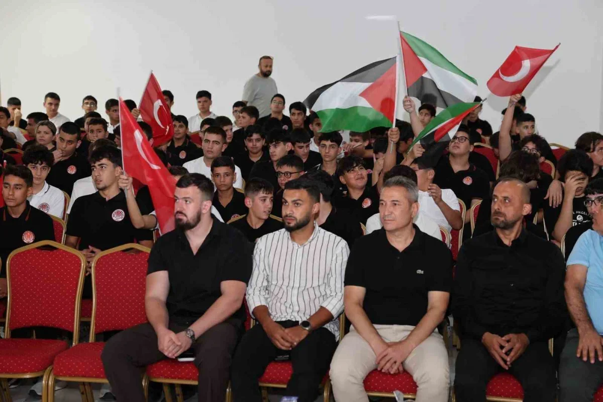 Gazze'de Öğrenci Olmak: Alanya'da eğitim mücadelesi anlatıldı