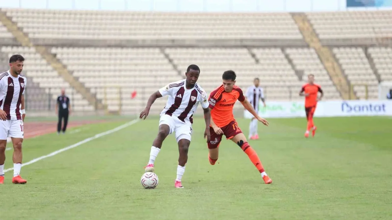 Ümraniyespor, Bandırmaspor'u Soukou'nun golüyle 1-0 yendi