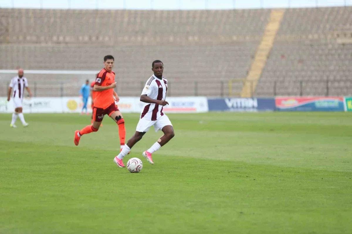 Ümraniyespor, Bandırmaspor'u Soukou'nun golüyle 1-0 yendi