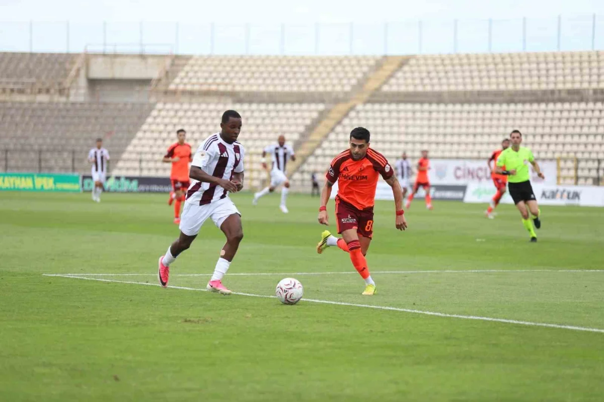Ümraniyespor, Bandırmaspor'u Soukou'nun golüyle 1-0 yendi