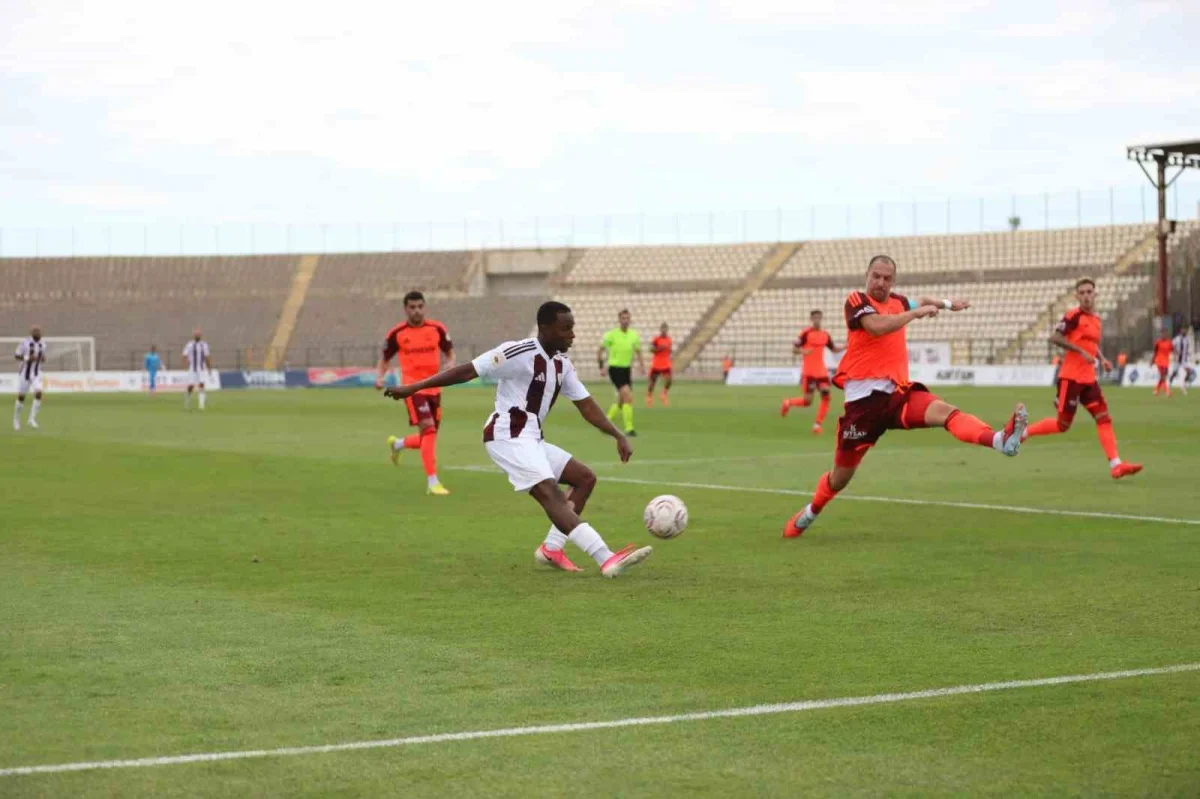 Ümraniyespor, Bandırmaspor'u Soukou'nun golüyle 1-0 yendi