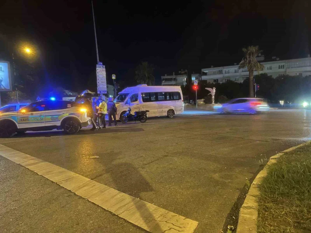 Mudanya'da motosiklet kazası: 18 yaşındaki aday sürücü ağır yaralı