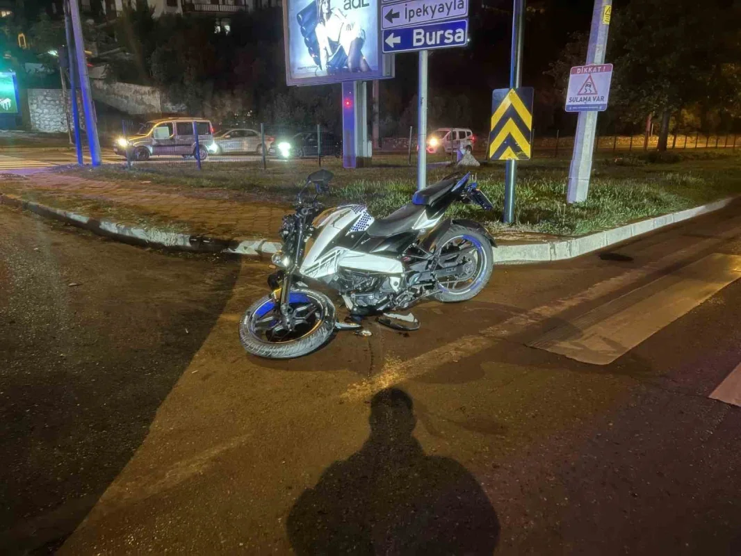 Mudanya'da motosiklet kazası: 18 yaşındaki aday sürücü ağır yaralı