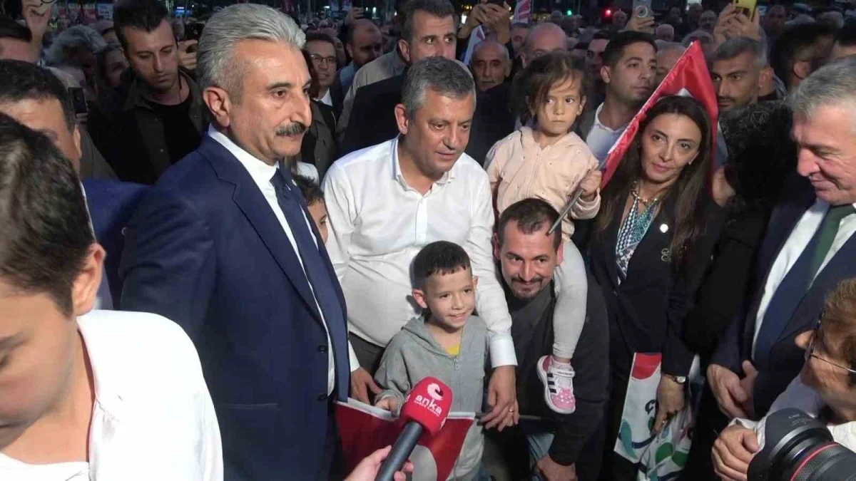 Özgür Özel Bursa'da konuştu: Barış ve refah mesajı verdi