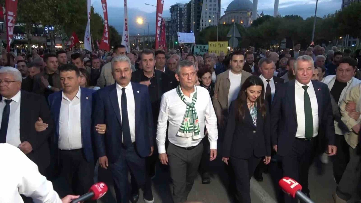 Özgür Özel Bursa'da konuştu: Barış ve refah mesajı verdi