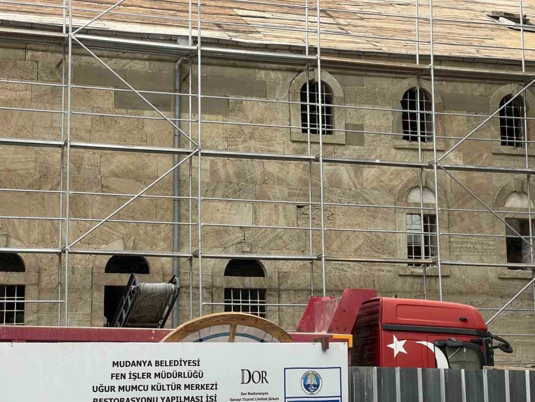 Mudanya Uğur Mumcu Kültür Merkezi'nde iş kazası: İşçi yaralandı
