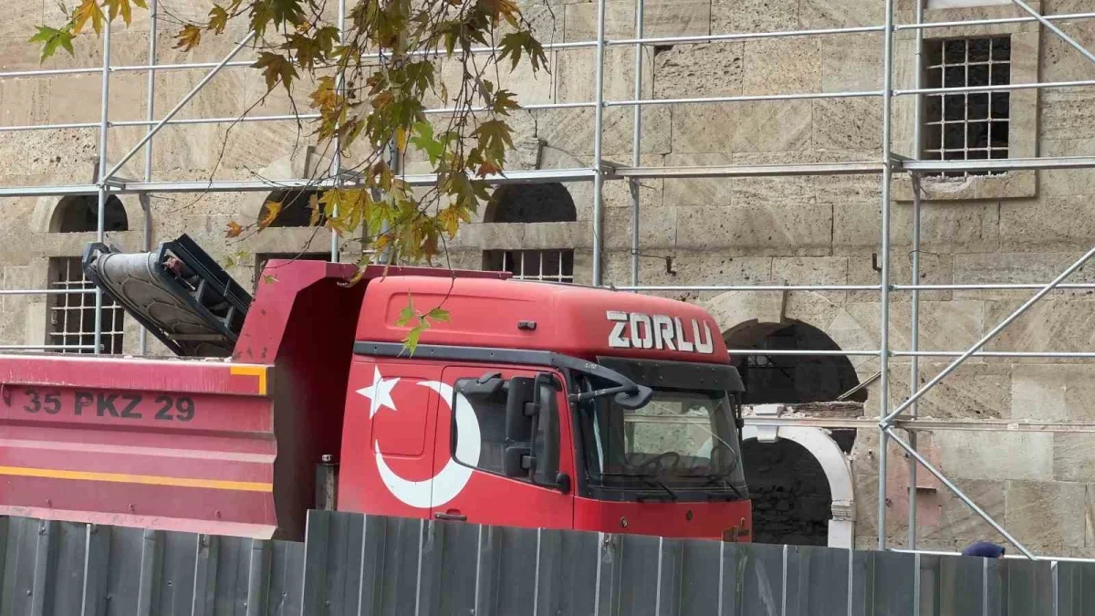 Mudanya Uğur Mumcu Kültür Merkezi'nde iş kazası: İşçi yaralandı