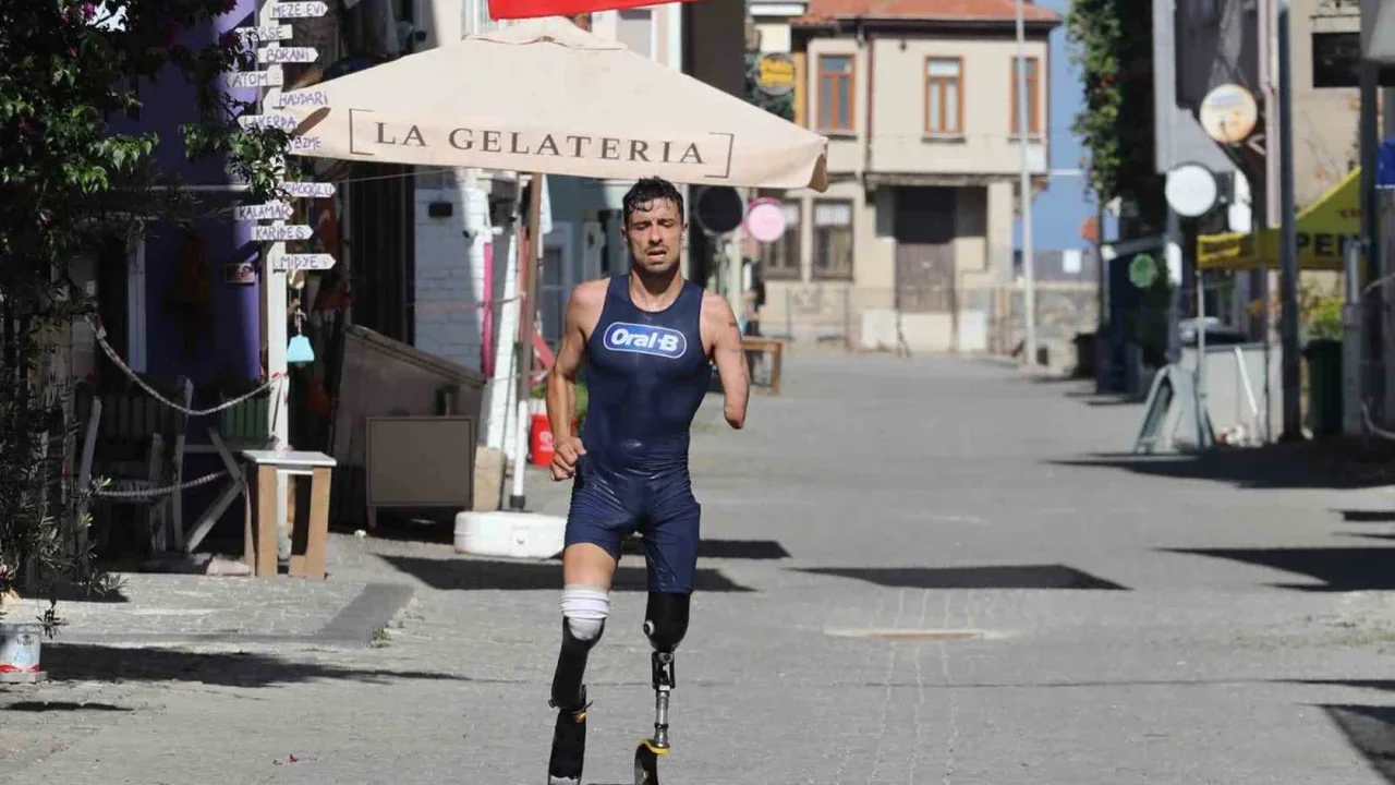 Muhammed Ali Aydın, Mudanya Triatlonu'nda parkuru tamamladı