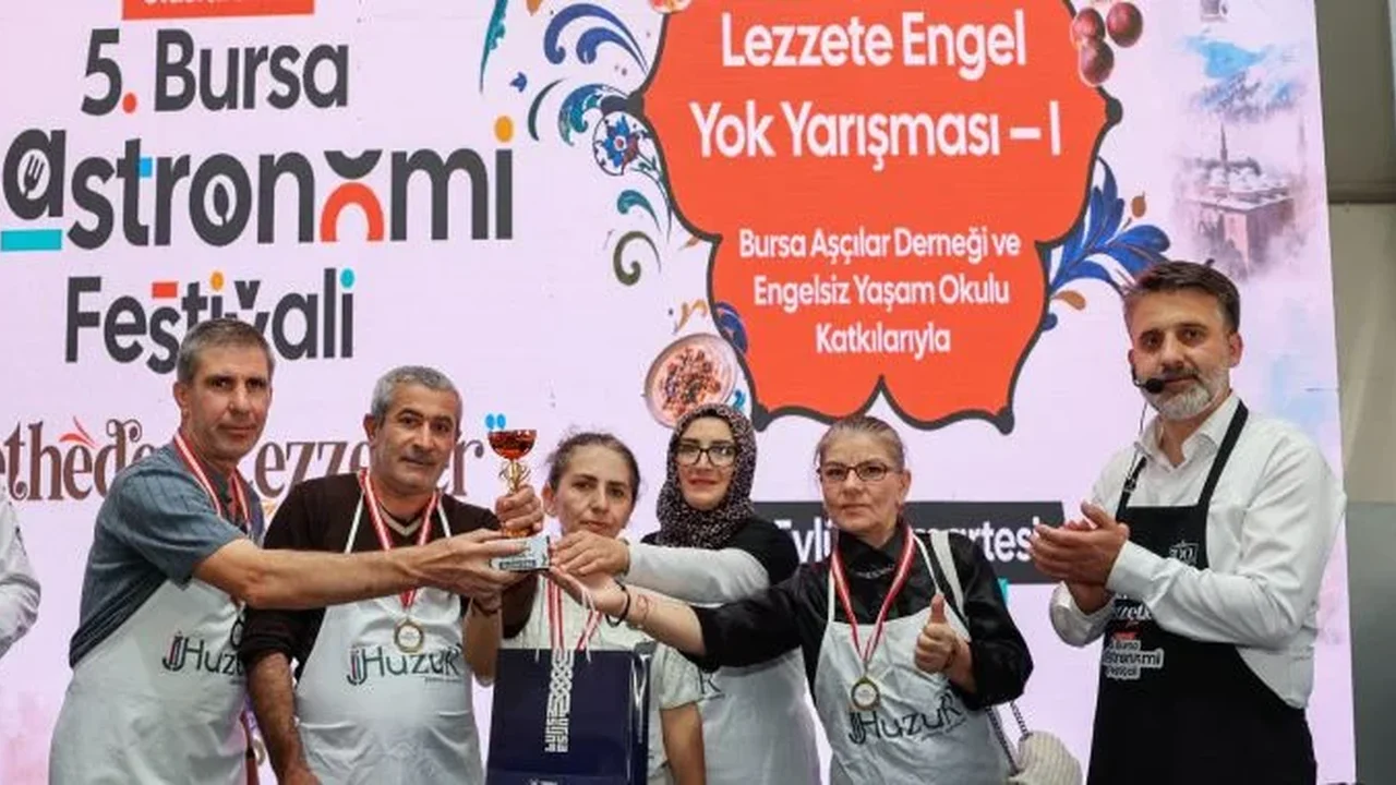 Bursa Gastronomi Festivali'nde özel gereksinimli bireyler yarıştı
