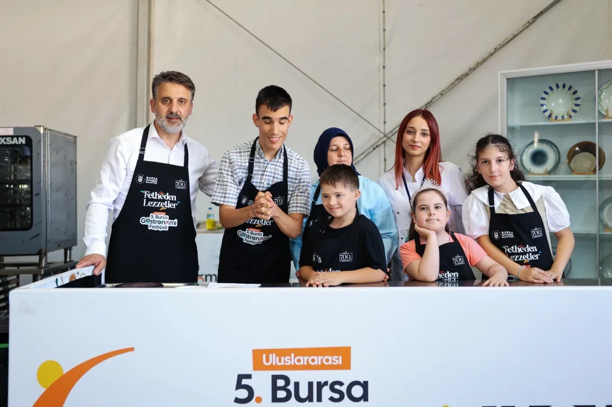 Bursa Gastronomi Festivali'nde özel gereksinimli bireyler yarıştı