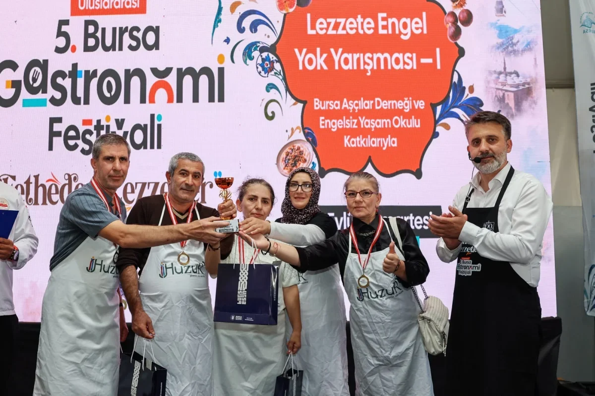Bursa Gastronomi Festivali'nde özel gereksinimli bireyler yarıştı