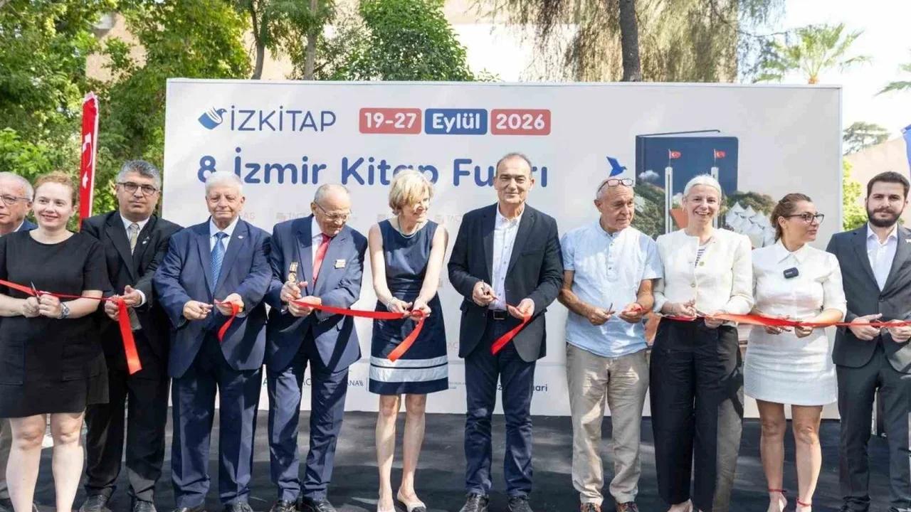 İZKİTAP 8. İzmir Kitap Fuarı Kültürpark'ta ziyaretçilerini bekliyor