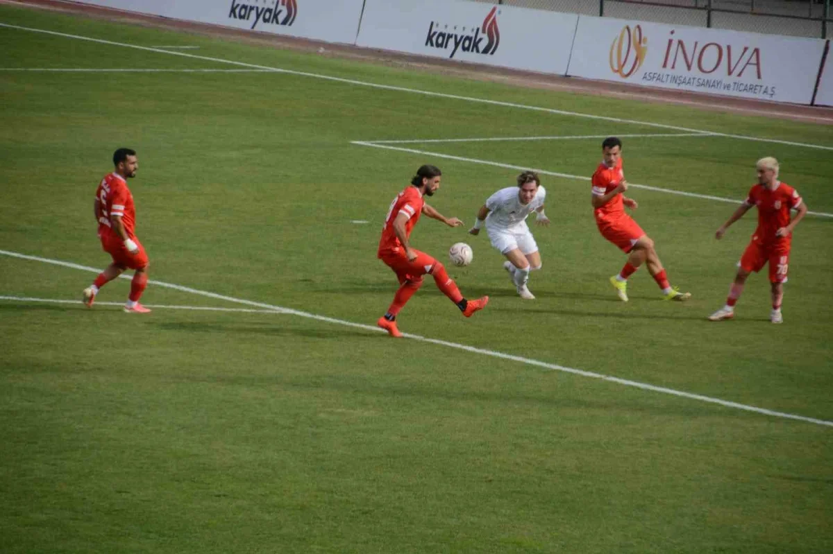 Balıkesirspor, Uşakspor'u Aliağa'da 4-1 mağlup etti