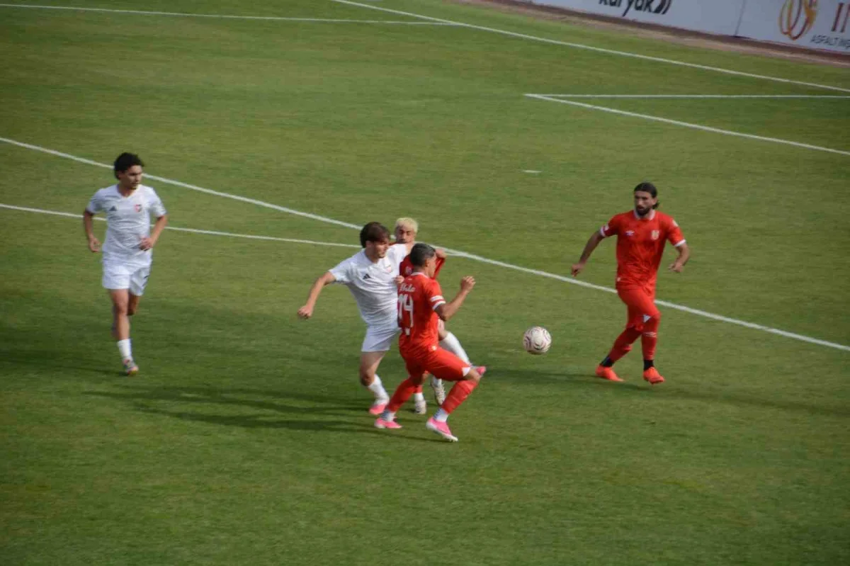 Balıkesirspor, Uşakspor'u Aliağa'da 4-1 mağlup etti