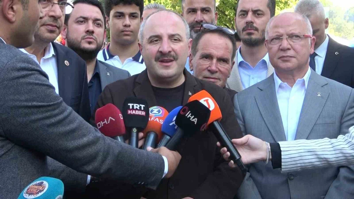 Mustafa Varank'tan Özgür Özel'e börek görüntüleri tepkisi