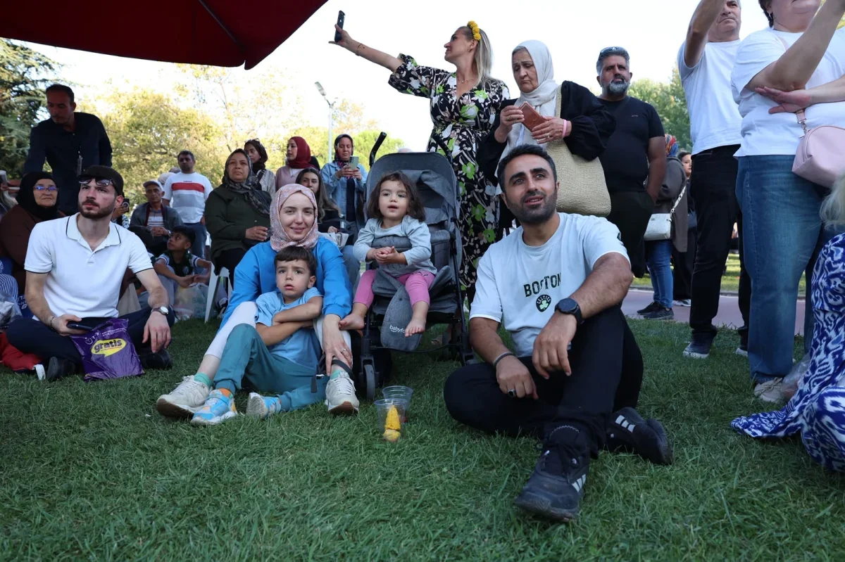 Bursa Gastronomi Festivali'nde Alternatif Sahne müzikle doldu