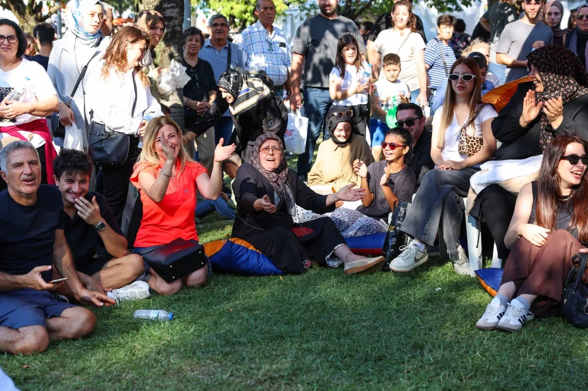 Bursa Gastronomi Festivali'nde Alternatif Sahne müzikle doldu