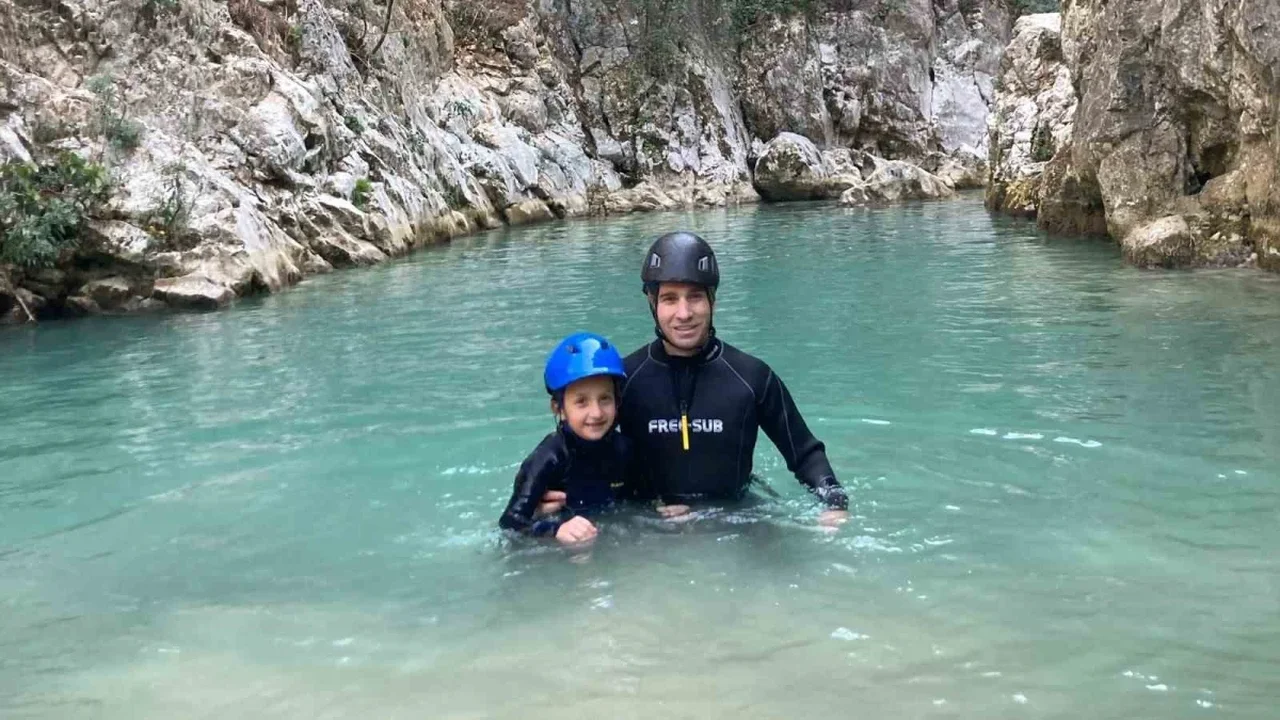 Abadiye Kanyonu'nu geçen 8 yaşındaki Asya en genç kanyoncu