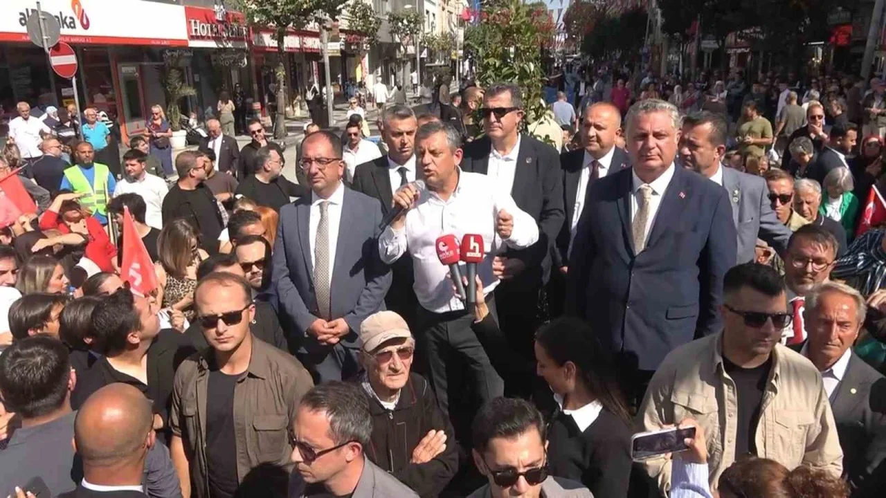 Özgür Özel Yalova'da çiftçiye geçim garantisi sözü verdi