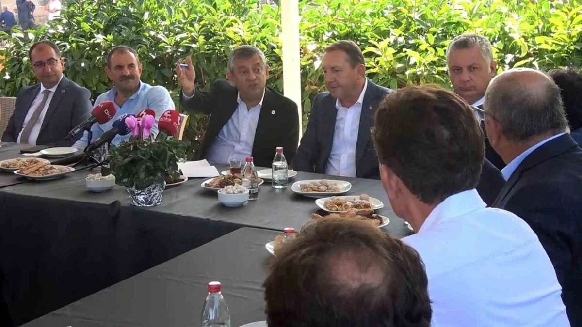 Özgür Özel Yalova'da çiftçiye geçim garantisi sözü verdi