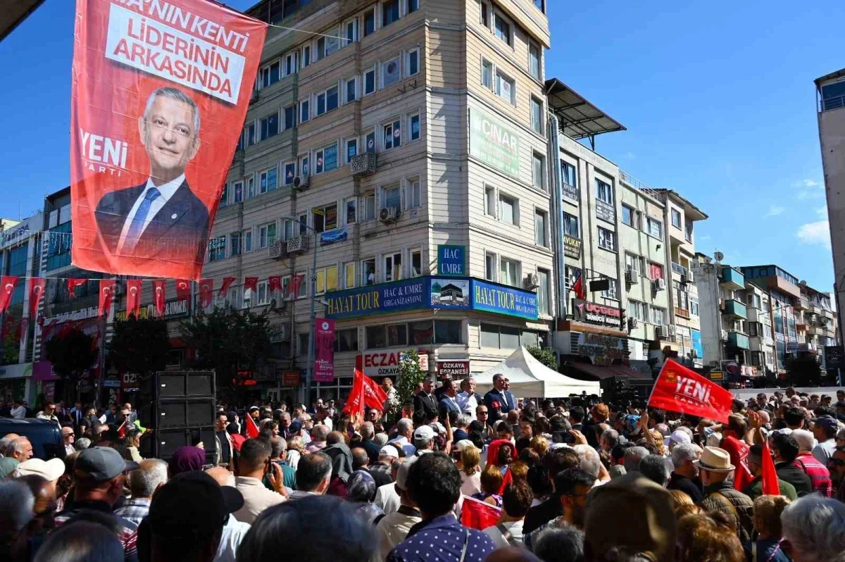 Özgür Özel Yalova'da çiftçiye geçim garantisi sözü verdi