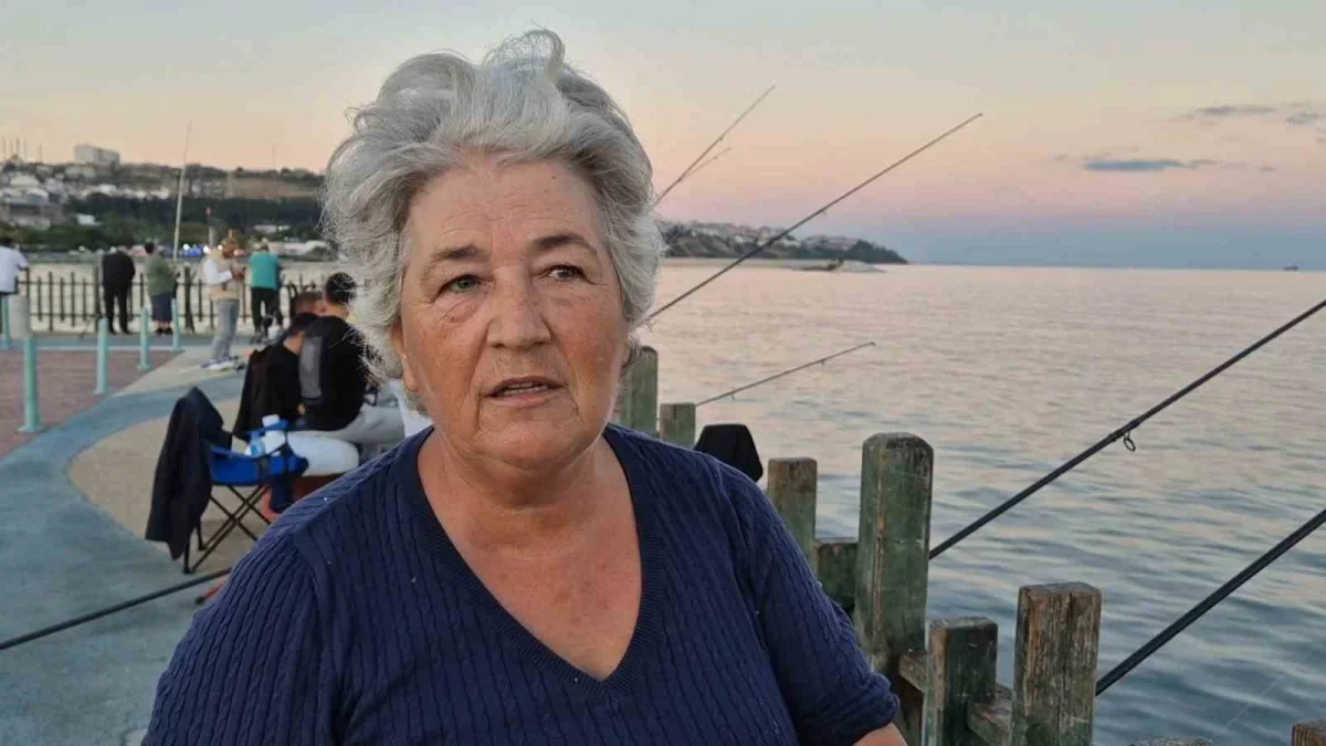 Rumeli İskelesi'nde olta yoğunluğu: Akşam balıkçıları buluşuyor