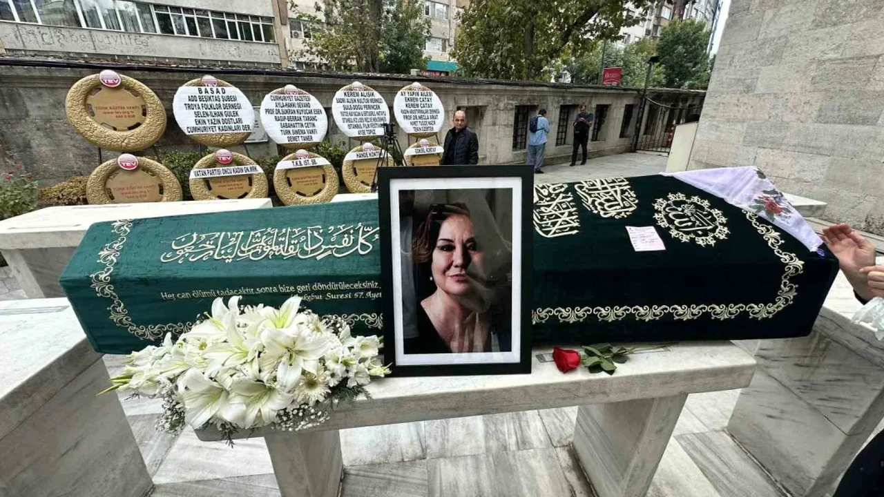 Gülsen Tuncer Şişli'deki cenaze töreniyle uğurlanıyor