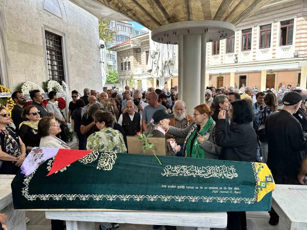 Gülsen Tuncer Şişli'deki cenaze töreniyle uğurlanıyor