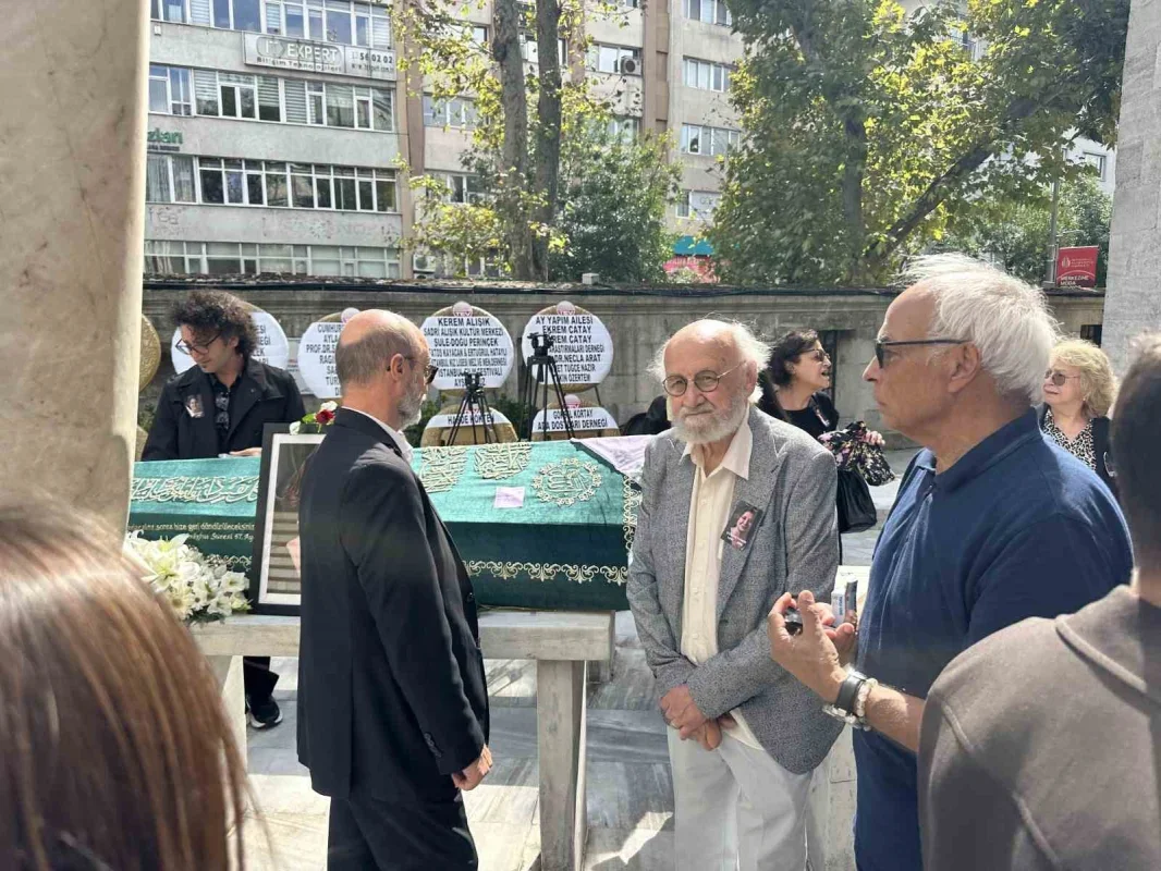 Gülsen Tuncer Şişli'deki cenaze töreniyle uğurlanıyor