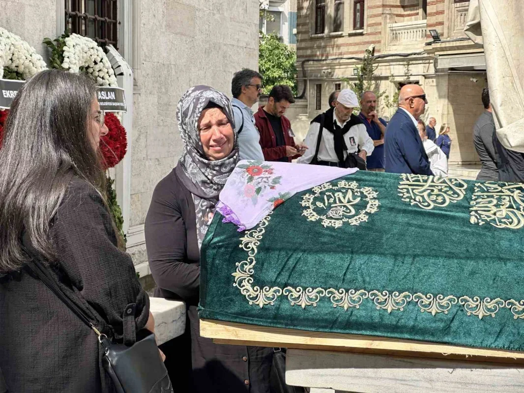 Gülsen Tuncer Şişli'deki cenaze töreniyle uğurlanıyor